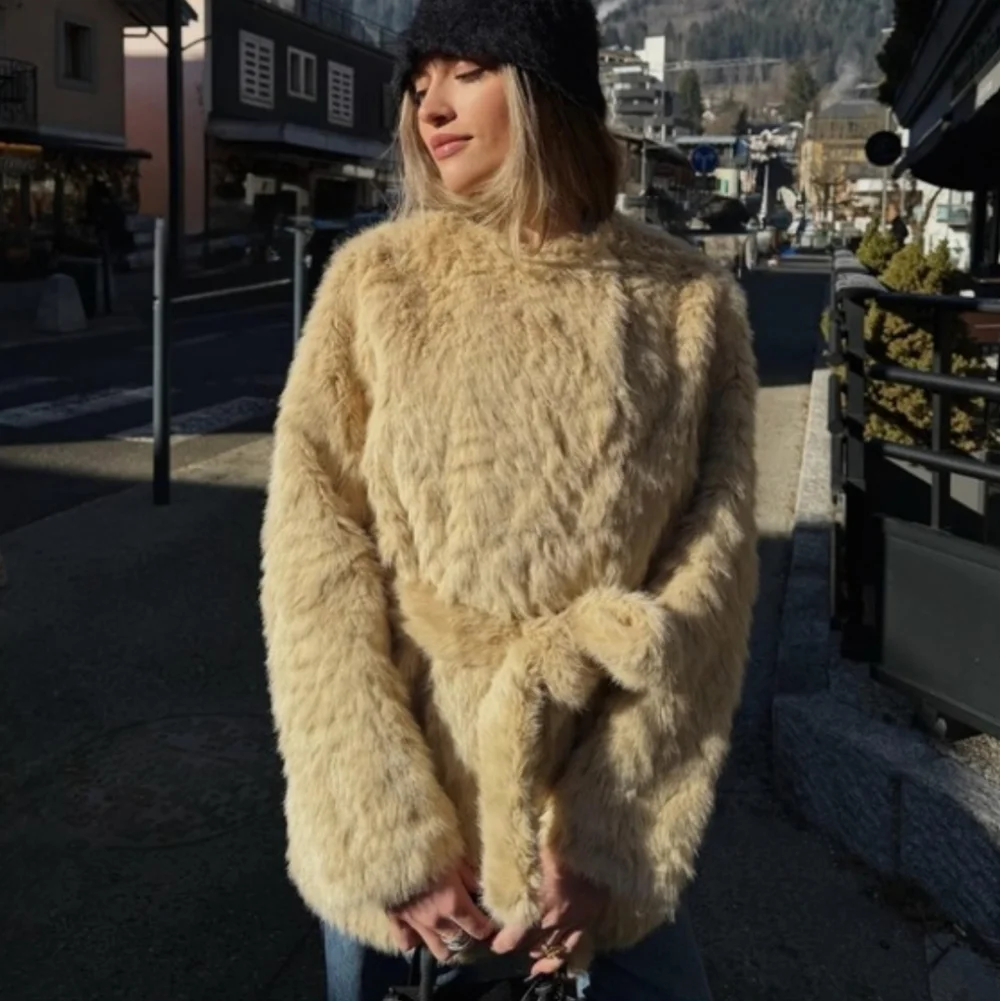 ZARA FAUX FUR BELTED COAT CREAM SIZE XL